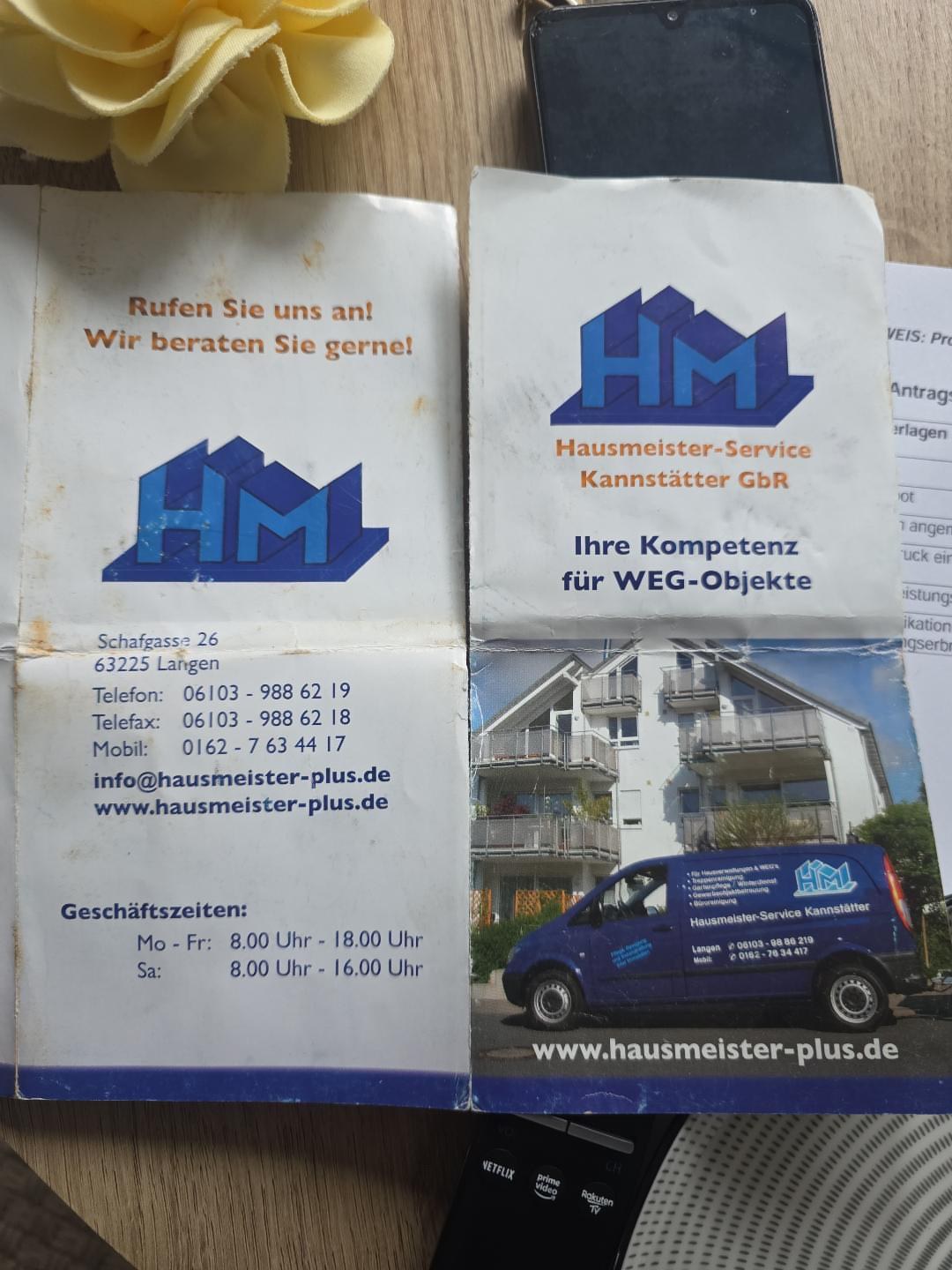 Früherer Flyer von Hausmeisterservice Kannstätter mit Firmenwagen